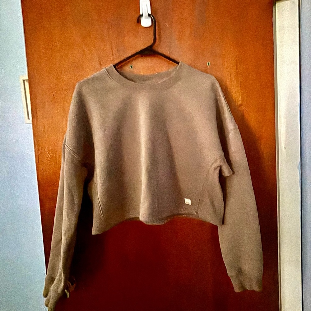 Vuori crop sweatshirt in Olive